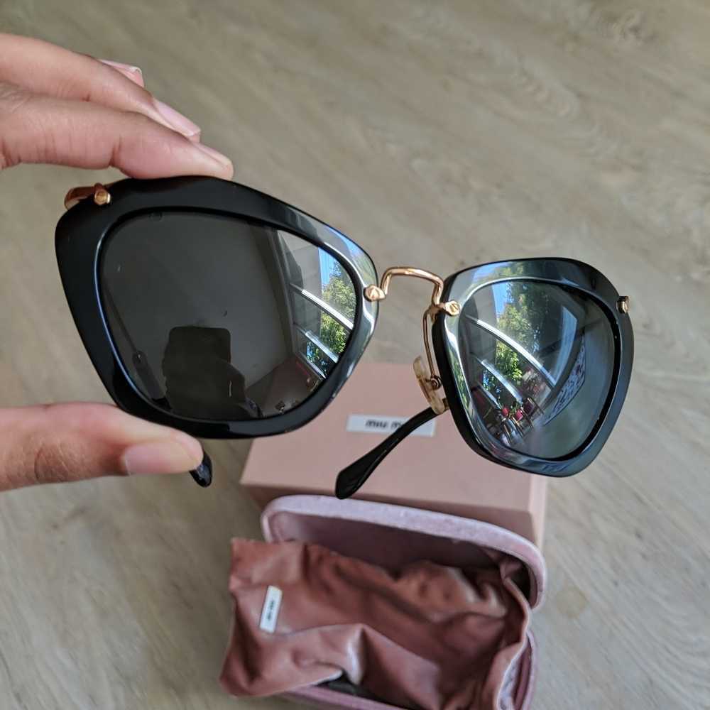 Miu Miu Women's Noir SMU10N Black/Gold
